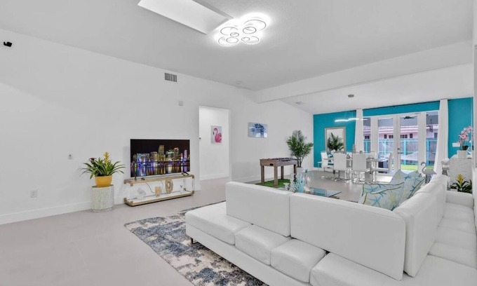 Ludlam House | Delightful 4-bedroom house in Miami tropical Paradise and so much fun
