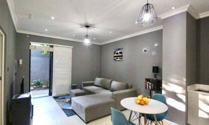 Mowbray Apartment | Delightful apartment with uncapped fibre WiFi in Cape Townn