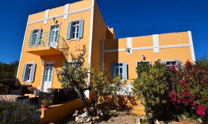 Loule Villa | Delightful, authentic Quinta with pool
