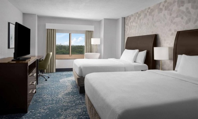 Bethesda Hotel | Delightful Bethesda Pet Friendly Unit With Metro And DC Access