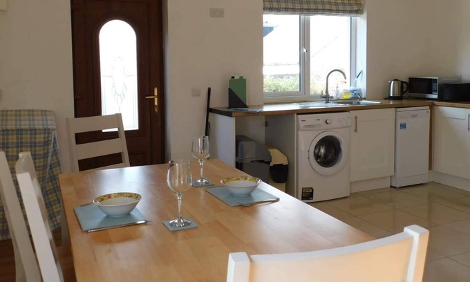 Skibbereen House | Delightful bungalow near Skibbereen & Baltimore