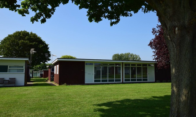 Stalham Ski Chalet | Delightful chalet based on broadside chalet park, Norfolk,near the broads & sea