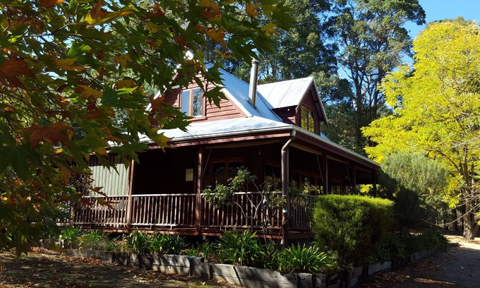 Nannup Cottage | DELIGHTFUL Country Cottages with cedar spas- we're isolated and peaceful.