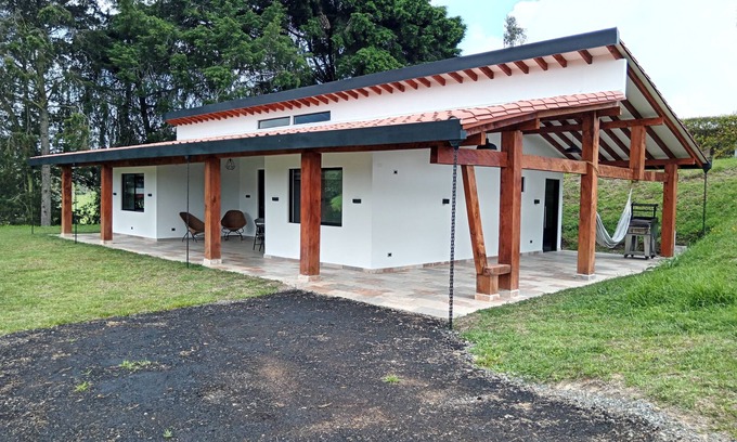 Bello House | Delightful country house in San Felix with WiFi