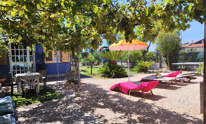 Fondi House | Delightful country house near the sea with orchard