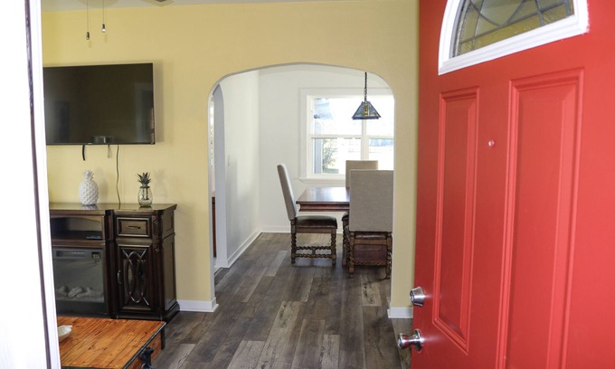 DeLand House | Delightful DeLand - The Finest 2 Bedroom Downtown 1 Mile