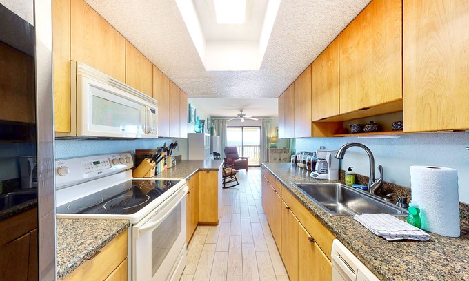 Melbourne Beach House | Delightful dog-friendly waterfront oasis with balcony, patio, beach access & AC