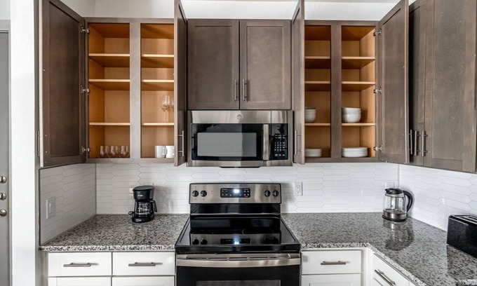 Waller Creek District Apartment | Delightful Downtown 1BR w/Deck & Gym, nr Congress Ave, by Blueground