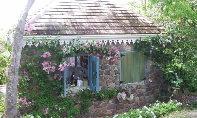 Falmouth Harbour Apartment | Delightful Garden Hideaway with Lovely Views Over the Bay
