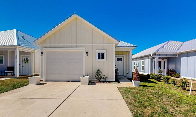 Foley House | Delightful Gulf Coast retreat with fireplace & sunny patio - near beaches & golf