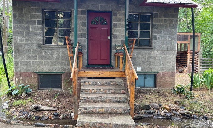 Riggins House | Delightful house with AC in charming Riggins