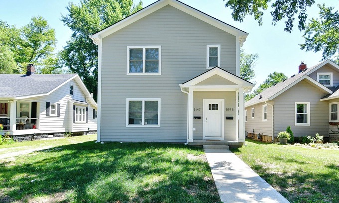 Indianapolis Apartment | Delightful modern duplex apartment well located in welcoming South Broad Ripple