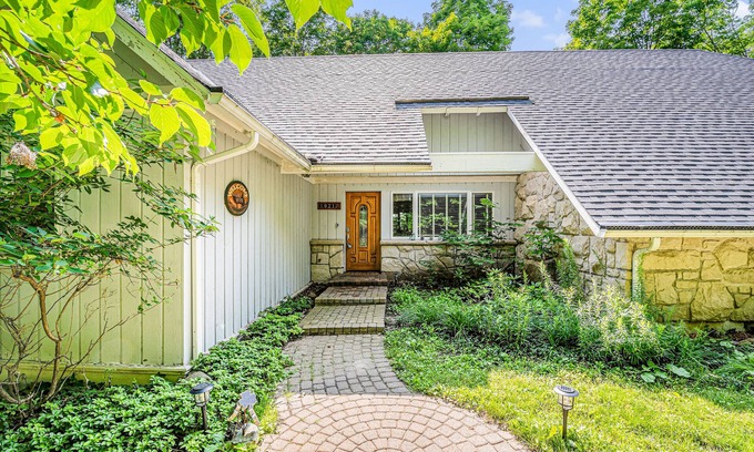 Birchwood Farms House | Delightful retreat near the lake - game room with foosball & pool tables