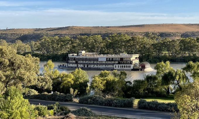 Younghusband House | Delightful river views in a quiet location