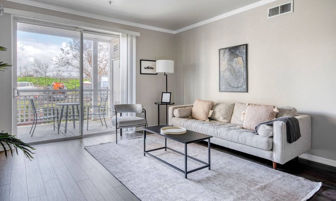 Santa Clara Apartment | Delightful Santa Clara 2BR w/Gym & Pool, nr Open-Air Mall, by Blueground