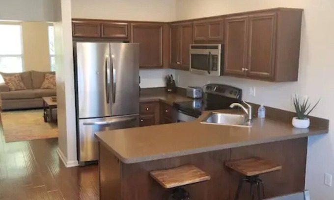 Mann House | Delightful Townhouse in Trendy Quiet Neighborhood