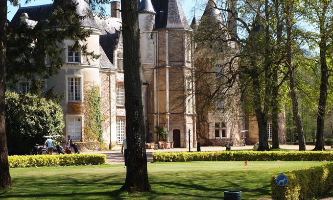 Gizeux Apartment | Delightful Upstairs Apartment in the Beautiful Rural Countryside of the Loire.