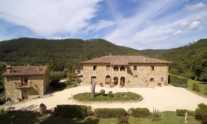 Radicondoli Villa | Delightful villa in the heart of Tuscany