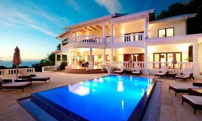 Glacis Villa | Delightful Villa with Infinity Pool & Tropical Garden