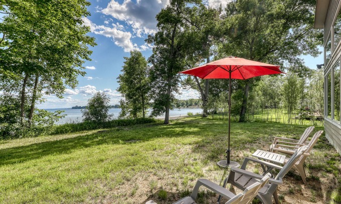 North Hero House | Delightful Waterfront Escape W/Three Kayaks, Free WiFi, Beach Access & More
