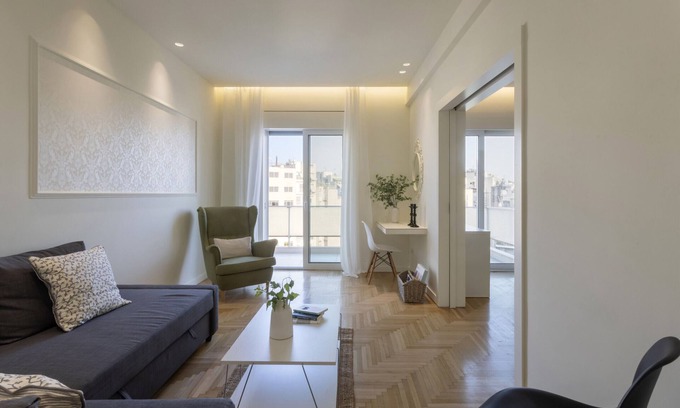 Omonia Apartment | Deligiorgi 1·Charming 7th-Floor Apartment with