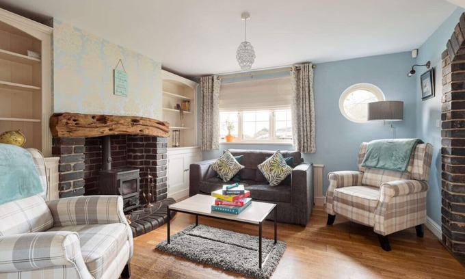 Mayfield Cottage | Dell View, charming country cottage for 4 in Derbyshire Dales- Close to Alton Towers
