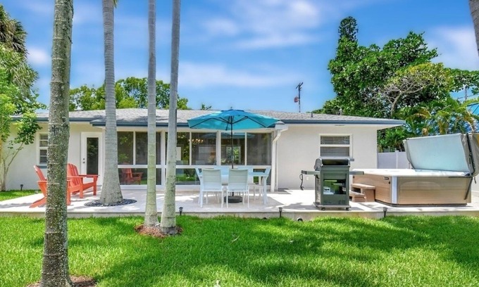 Marina District House | Delray Oasis- 1 Block to the Ave