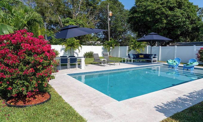Osceola Park House | Delray Sunshine Cottage with Pool and Beach Pass in Fabulous Location!