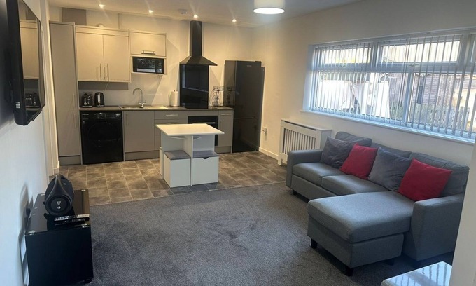 Warrington Apartment | Dels Apartment