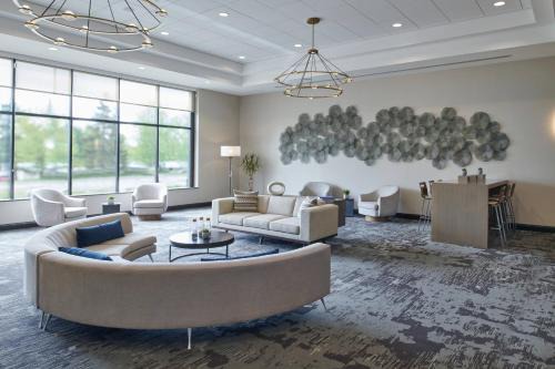 Farmington Hills Hotel | Delta Hotels by Marriott Detroit Novi