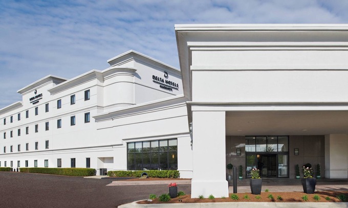 Farmington Hills Hotel | Delta Hotels by Marriott Detroit Novi