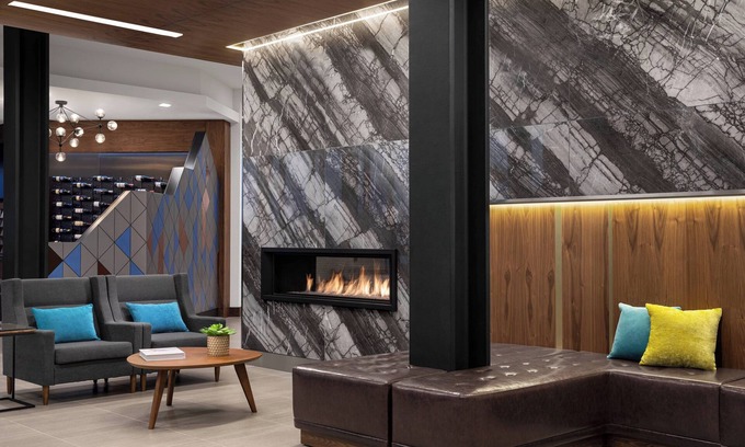 Thunder Bay Hotel | Delta Hotels by Marriott Thunder Bay