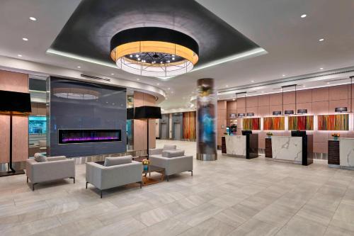 Downtown Edmonton Hotel | Delta Hotels by Marriott Edmonton Centre Suites