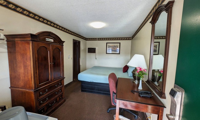 Bay City Hotel | Delta Motel