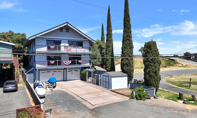 Birds Landing House | Delta River House Near the Action