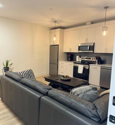 White Rock Apartment | Delux 2 bedroom suite