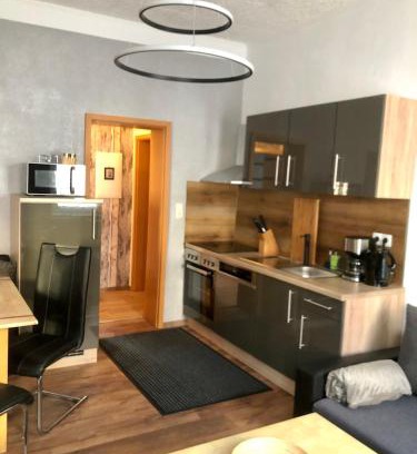 Kranichfeld Apartment | Delux Ferienwohnung Kunstgalerie und Ilmradweg