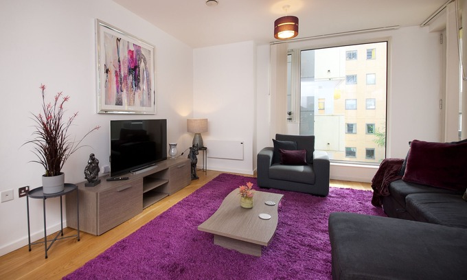 Northern Quarter Apartment | Deluxe 2 Bed 2 Bath Spacious City Centre Apartment