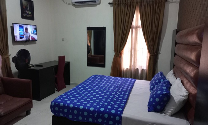 Lekki Phase 1 Apartment | Deluxe 2 Bedrooms Apartment