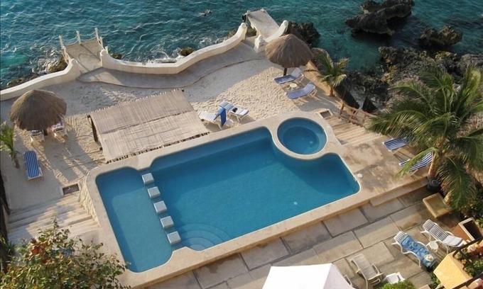 San Miguel Condo | Deluxe 2BR/2BA Oceanfront Condominium with Private Jacuzzi