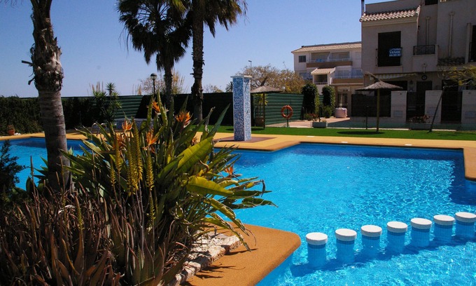 Torre-Pacheco Villa | Deluxe 3 bed 2 bath Villa, Wifi, UK TV, Pool, Local Amenities
