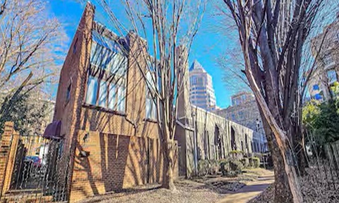 Charlotte Center City House | Deluxe 4 Bedroom Townhouse in Uptown Charlotte