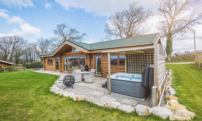 Constable Burton Ski Chalet | Deluxe and spacious lodge finished to the highest standard.