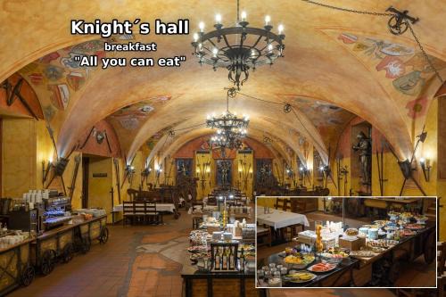 Mala Strana Apartment | Deluxe Apt in Old Town, Charles Bridge 3 min, Private garden, Breakfast