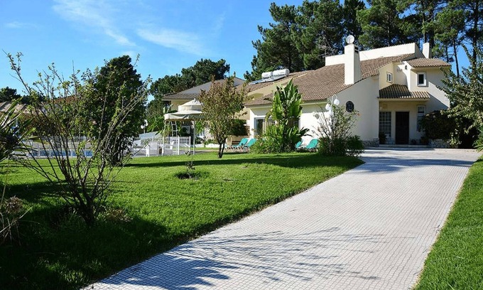 Verdizela Villa | Deluxe Aroeira Villa | Villa Verdizela II | 6 Bedrooms | Table Tennis & Perfect.