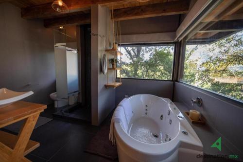 Otumba Apartment | Deluxe Cabin Located in the Woods with Private Jacuzzi - Valle 2