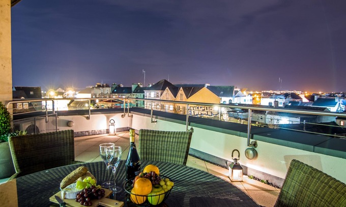 Galway Apartment | Deluxe City Penthouse Apartment with the best view of Galway
