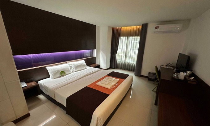 Makkasan House | Deluxe City Stay | Near Airport Link & Transport