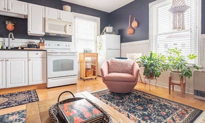 Winooski Apartment | Deluxe Cute Apt | 1min Walk Restaurants + Shops