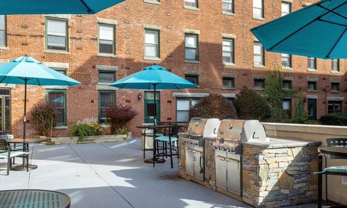 Lower Mills Apartment | Deluxe Dorchester Savin Hills 2BR nr Milton T, by Blueground